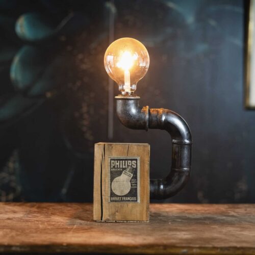 Lampe industrielle en métal et bois