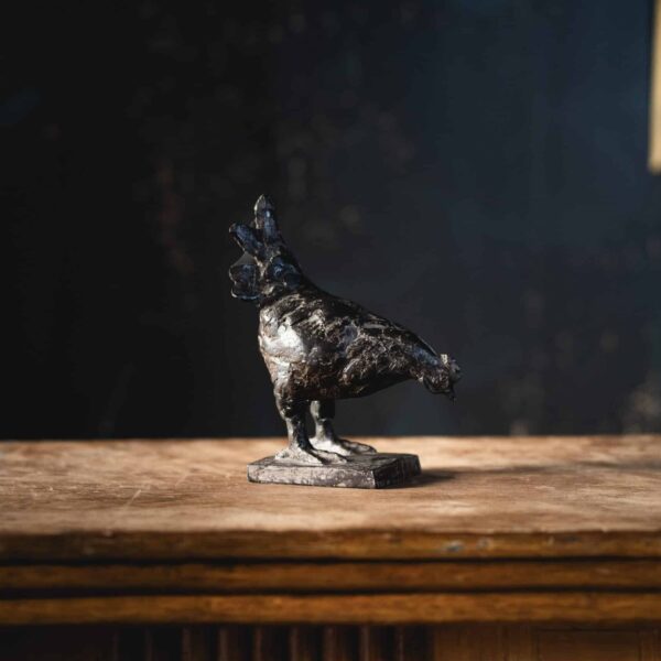 Sculpture "Poule Curieuse" 