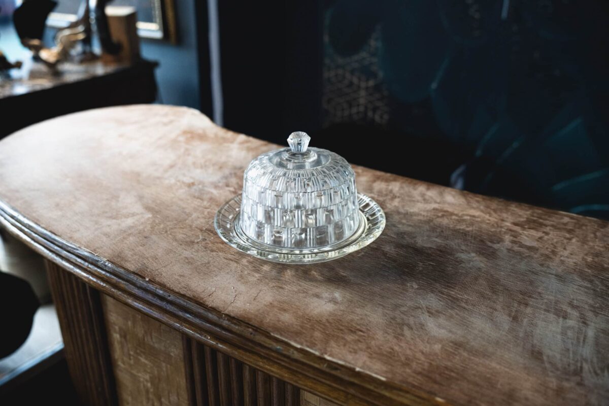Cloche à Fromage ou à Beurre en Verre Moulé – Style Art Déco – Image 2