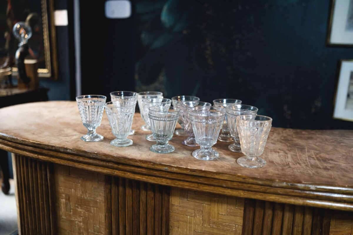 Ensemble de 12 Verres Moulés à Bistrot Napoléon III – Image 2