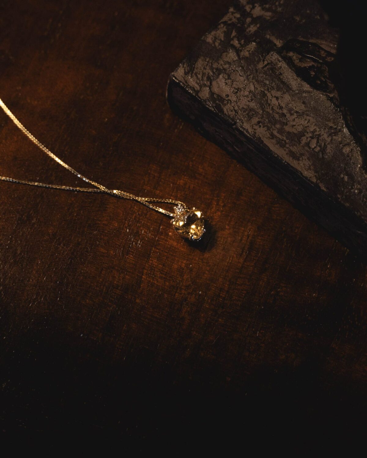 Collier en Or 18 Carats, Citrine Cœur et Diamant Naturel – Image 4