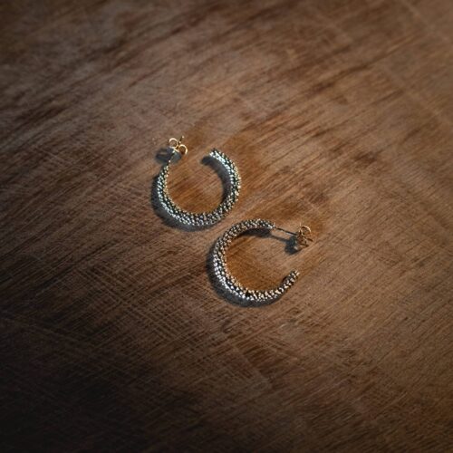 Créoles texturées en plaqué or