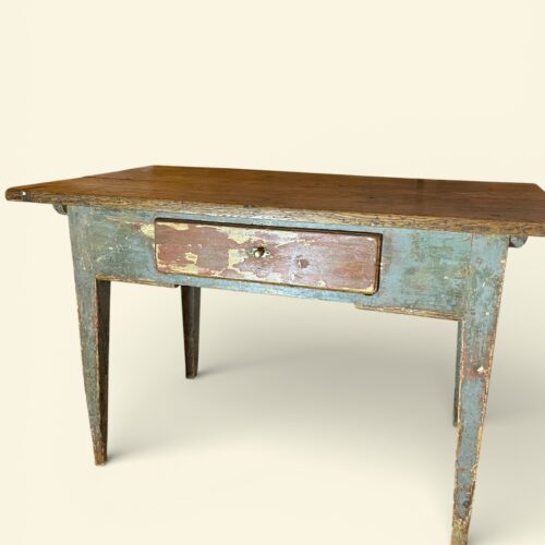 Table de cuisine suédoise en chêne polychrome – XVIIIe siècle