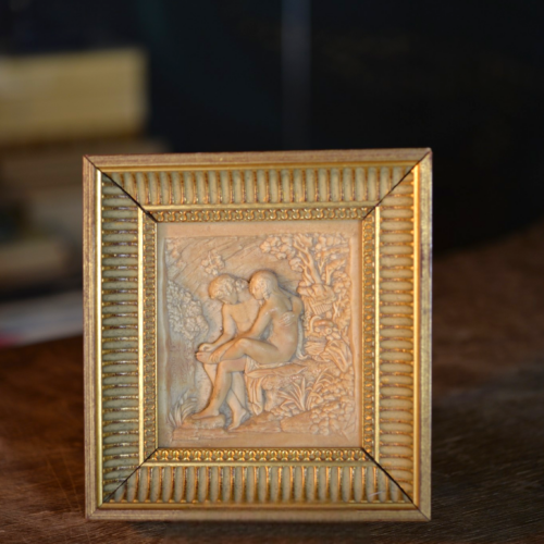 Bas-relief néo-classique — Couple allégorique