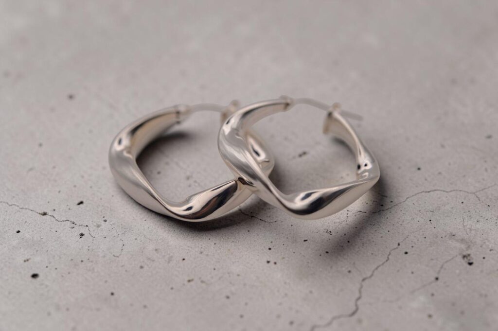 Pourquoi choisir un bijou en argent ? Élégance, simplicité et caractère