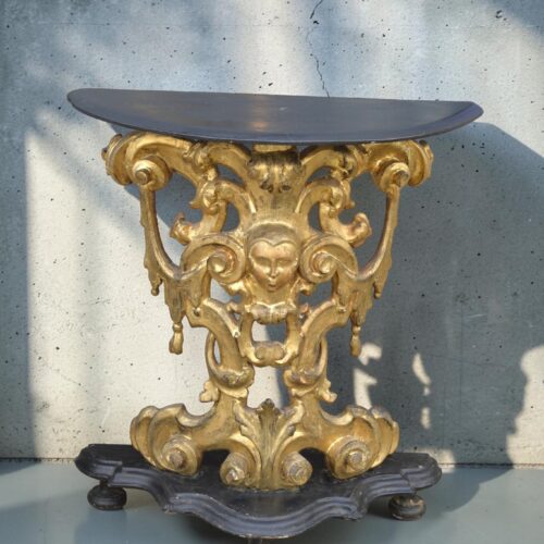 Console d'applique italienne en bois sculpté et doré – Époque Louis XV, XVIIIᵉ siècle