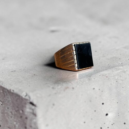Chevalière Or Jaune 18 Carats Et Onyx Noir Vers 1950